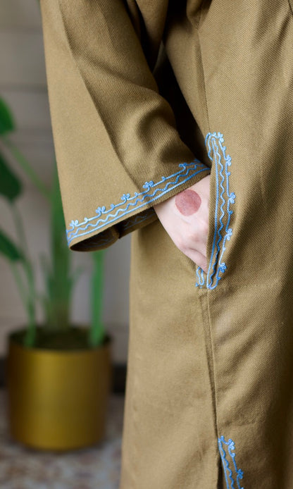 Brown Aari Embroidered Fine Cashmilon Pheran