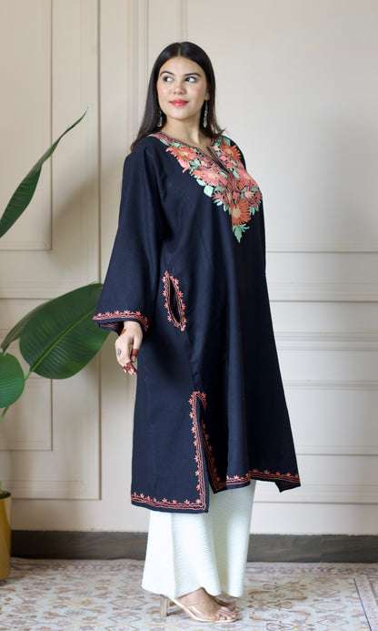 Floral Glow Aari Embroidered Black Fine Cashmilon Pheran