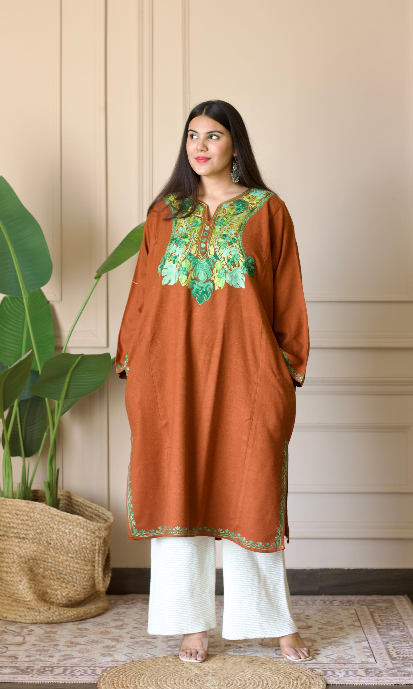 Rust Meadow Aari Embroidered Fine Cashmilon Pheran