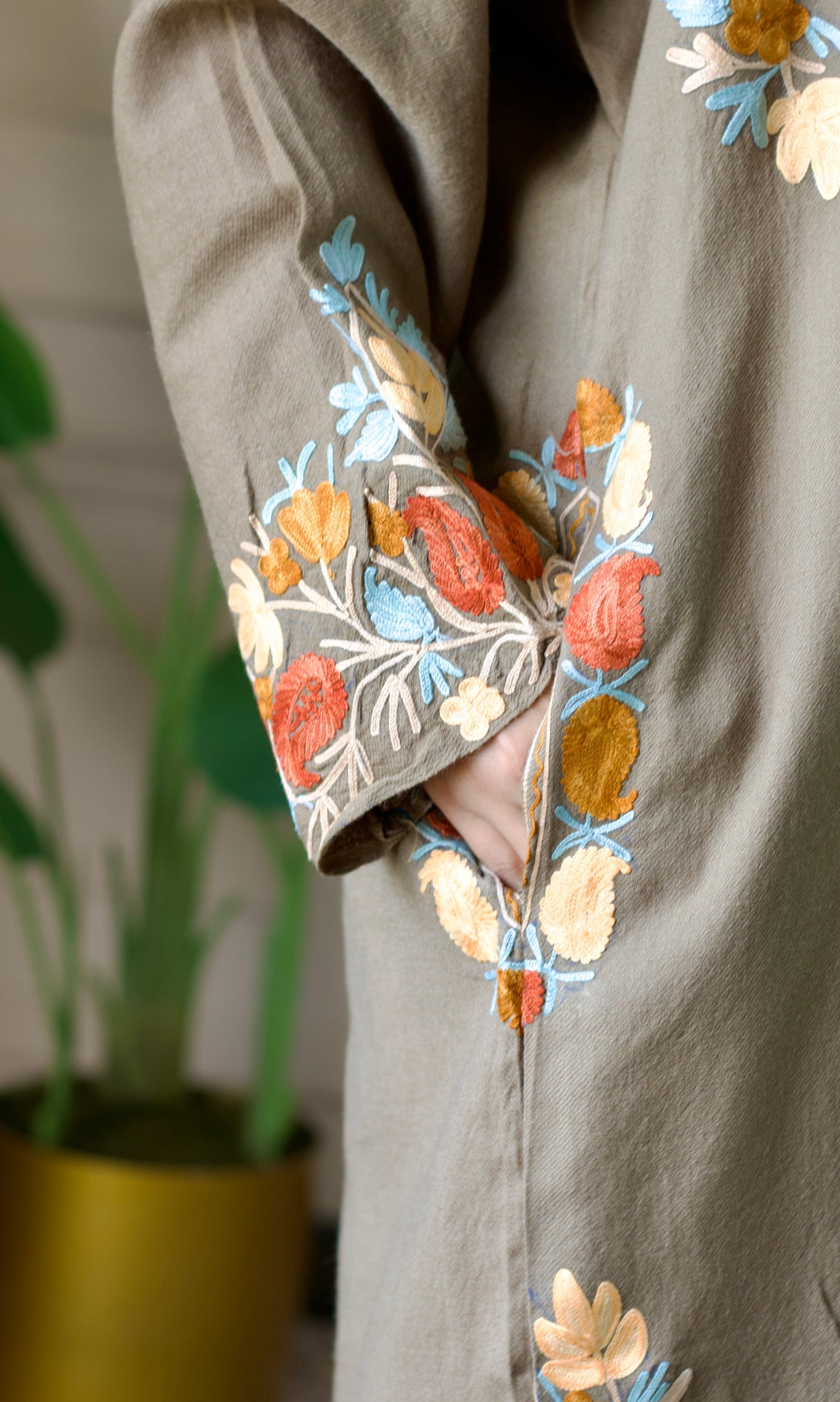 Beige Aari Embroidered Wool Pheran