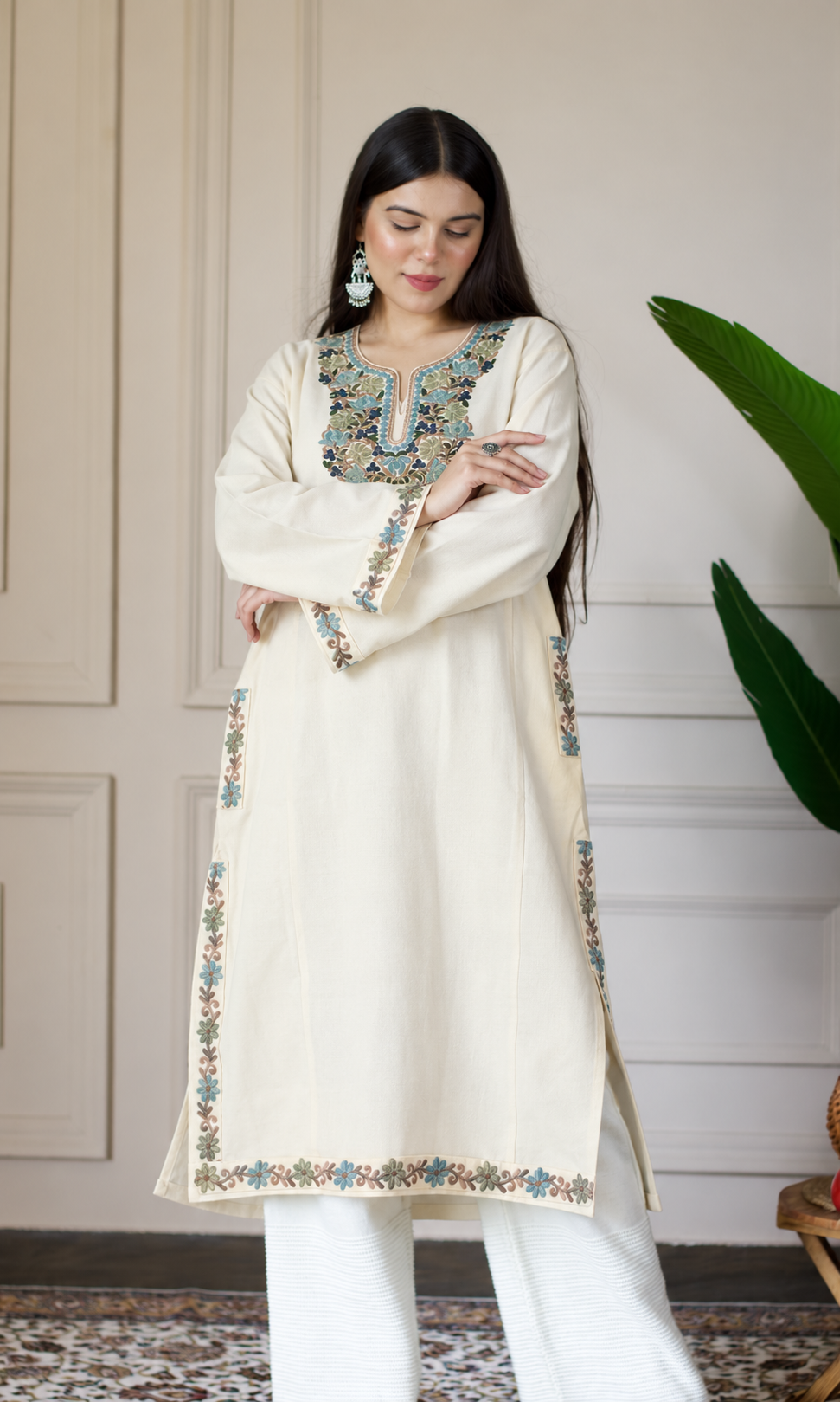 Ivory Sage Bloom Aari Embroidered Fine Cashmilon Pheran