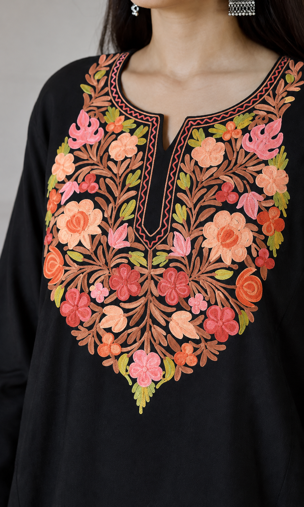 Black Saffron Bloom Aari Embroidered Fine Cashmilon Pheran