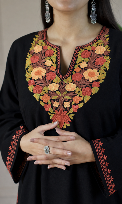 Ember Rose Black Aari Embroidered Fine Cashmilon Pheran