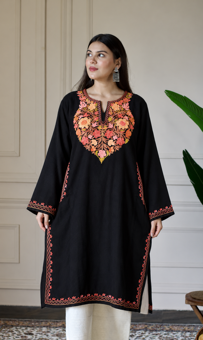 Black Saffron Bloom Aari Embroidered Fine Cashmilon Pheran