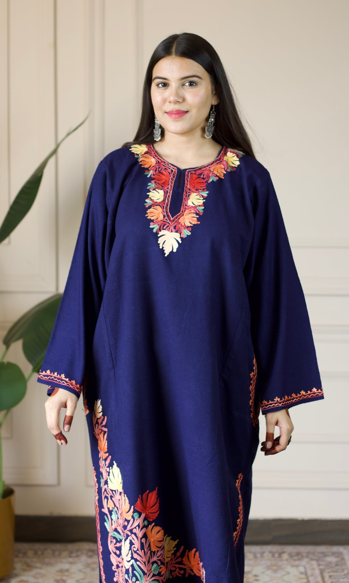 Evening Hues Aari Embroidered Navy Fine Cashmilon Pheran