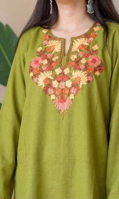 Mehendi Saffron Bloom Aari Embroidered Fine Cashmilon Pheran