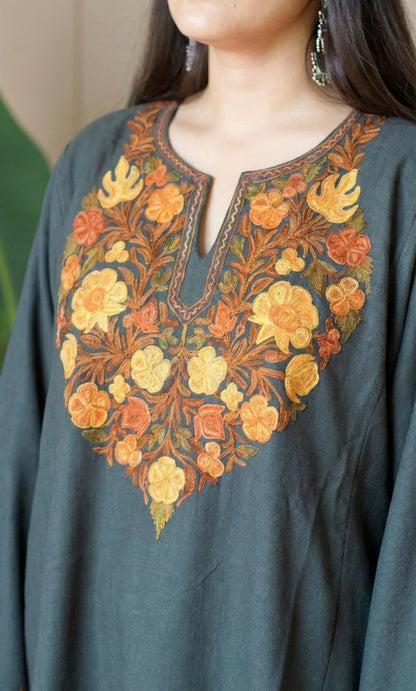 Golden Ember Grey Aari Embroidered Fine Cashmilon Pheran