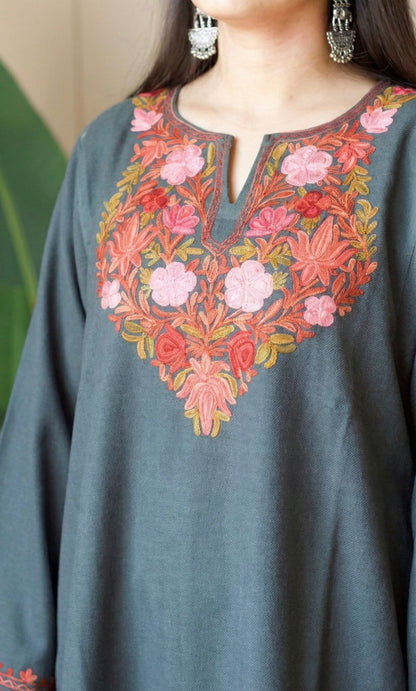 Peach Rose Bloom Grey Aari Embroidered Fine Cashmilon Pheran