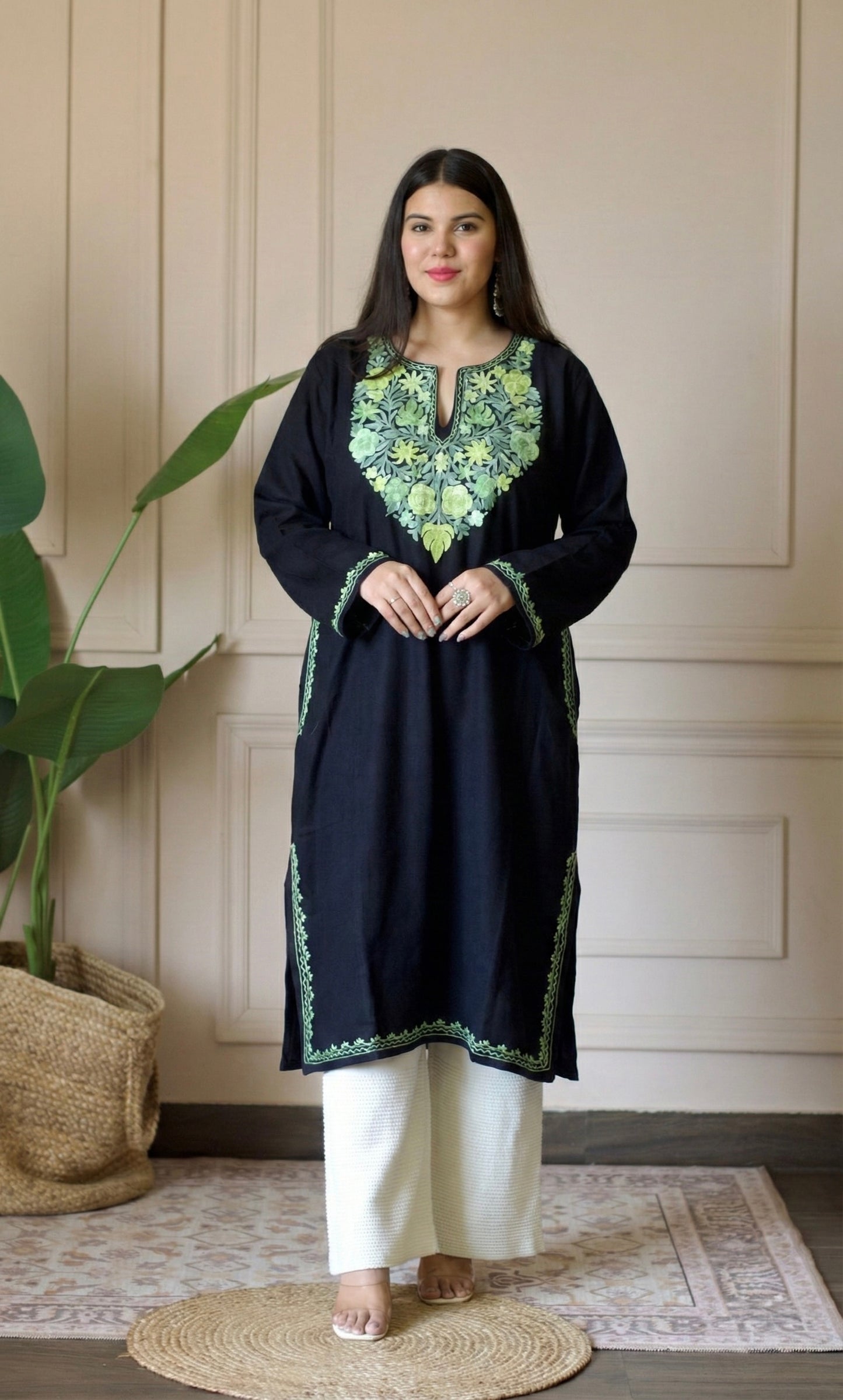 Black Emerald Bloom Aari Embroidered Fine Cashmilon Pheran