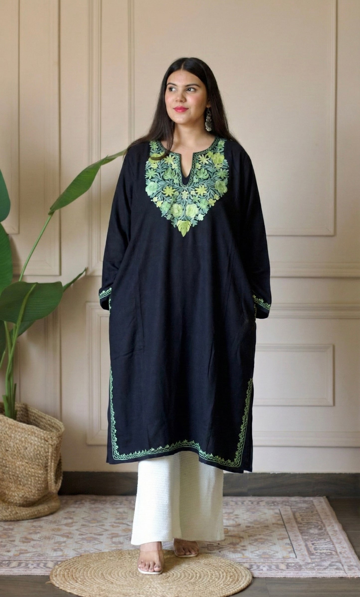 Black Emerald Bloom Aari Embroidered Fine Cashmilon Pheran