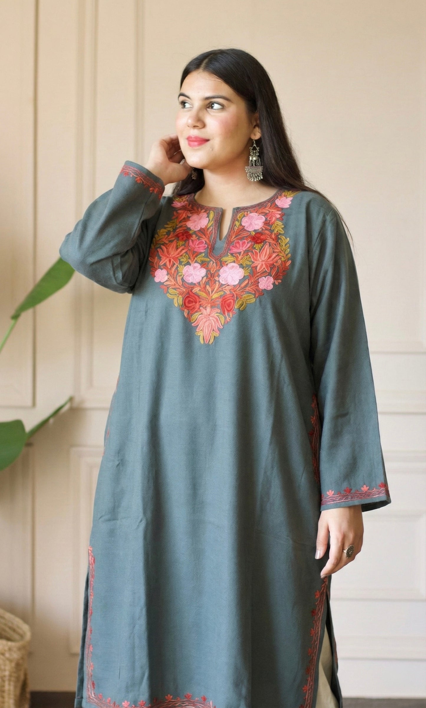 Peach Rose Bloom Grey Aari Embroidered Fine Cashmilon Pheran