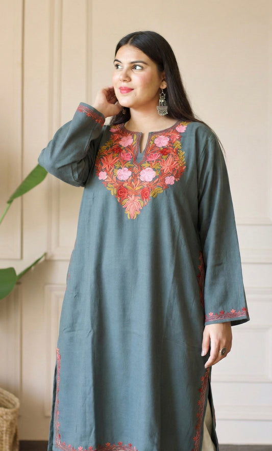 Peach Rose Bloom Grey Aari Embroidered Fine Cashmilon Pheran