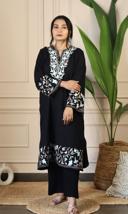 Black Aari Embroidered Fine Cashmilon Pheran