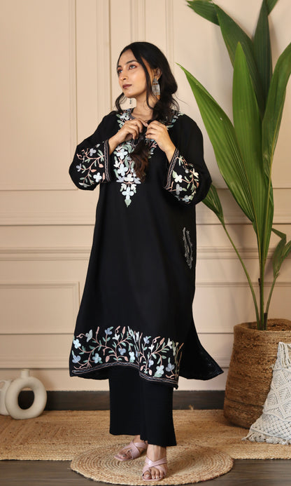 Black Aari Embroidered Fine Cashmilon Pheran