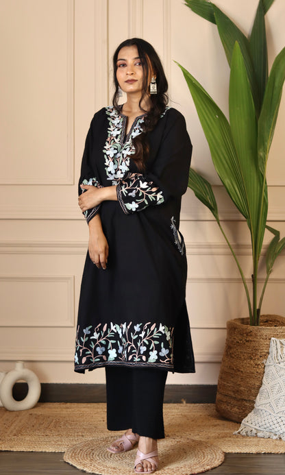 Black Aari Embroidered Fine Cashmilon Pheran