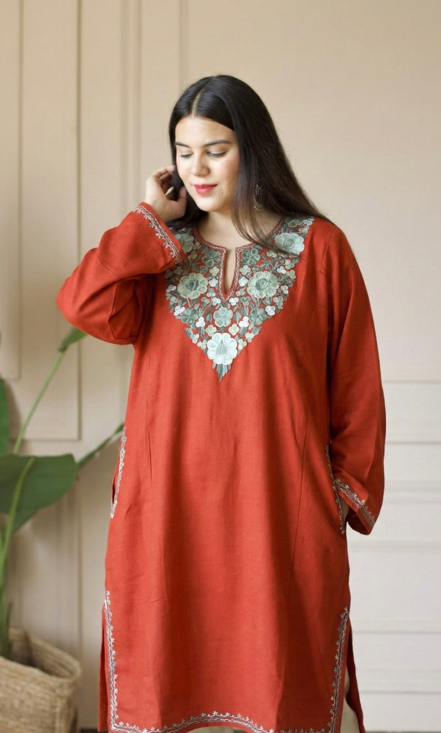 Red Mint Aari Embroidered Fine Cashmilon Pheran