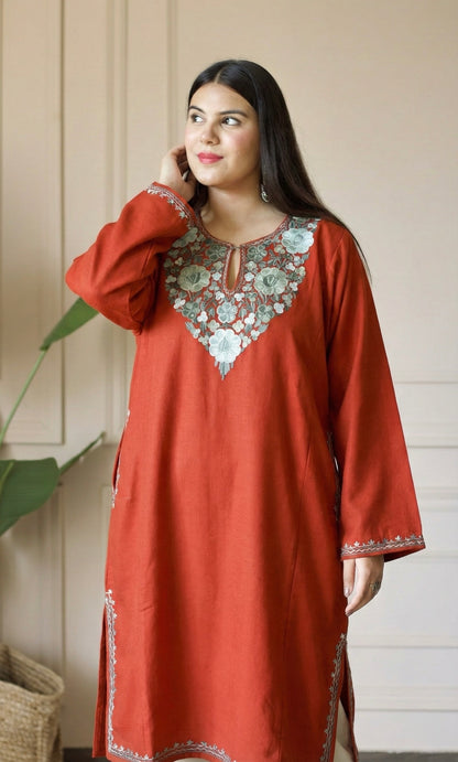 Red Mint Aari Embroidered Fine Cashmilon Pheran