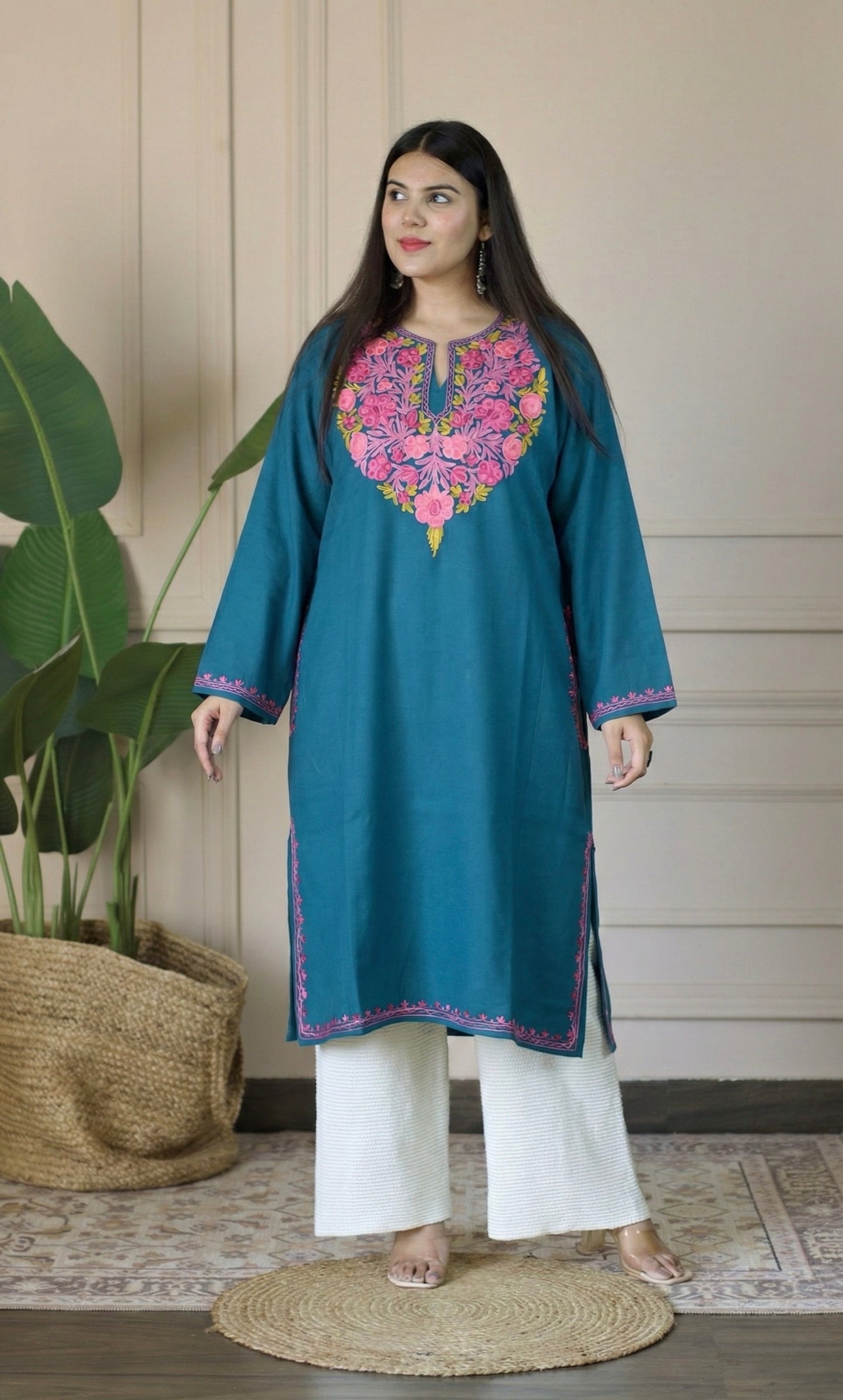 Sea Green Rose Aari Embroidered Fine Cashmilon Pheran