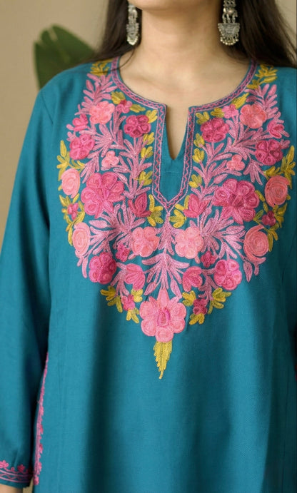 Sea Green Rose Aari Embroidered Fine Cashmilon Pheran