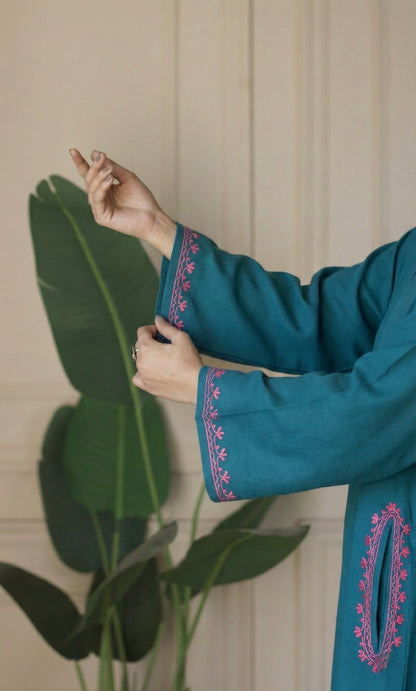 Sea Green Rose Aari Embroidered Fine Cashmilon Pheran