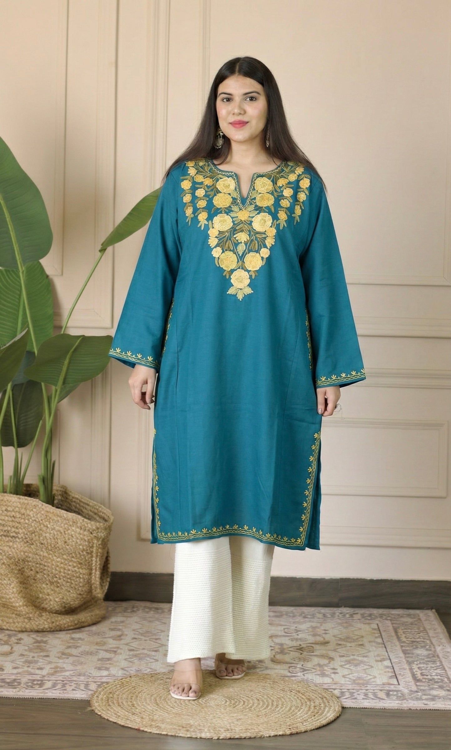Sea Green Gold-Dust Aari Embroidered Fine Cashmilon Pheran