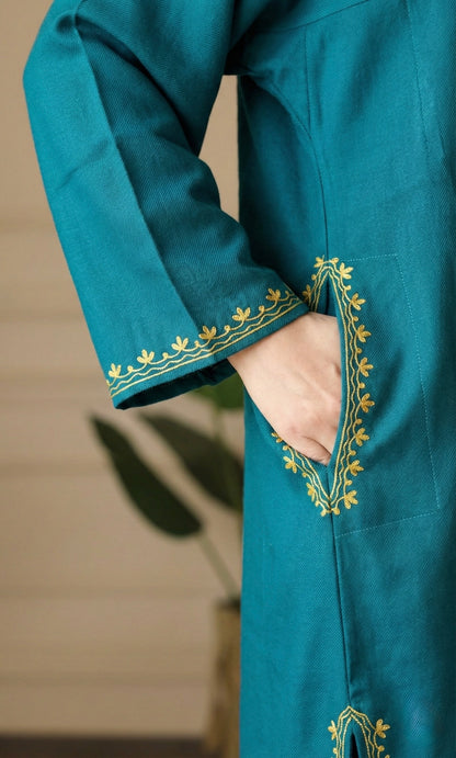 Sea Green Gold-Dust Aari Embroidered Fine Cashmilon Pheran
