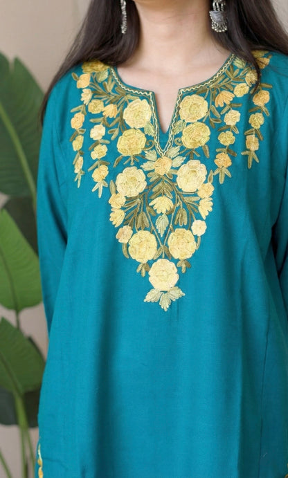 Sea Green Gold-Dust Aari Embroidered Fine Cashmilon Pheran