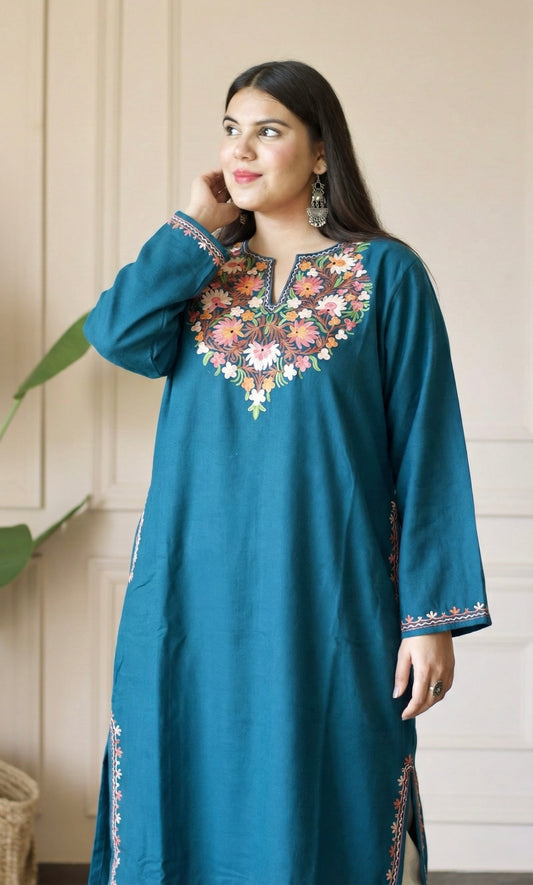 Sea Green Vibrant Aari Embroidered Fine Cashmilon Pheran