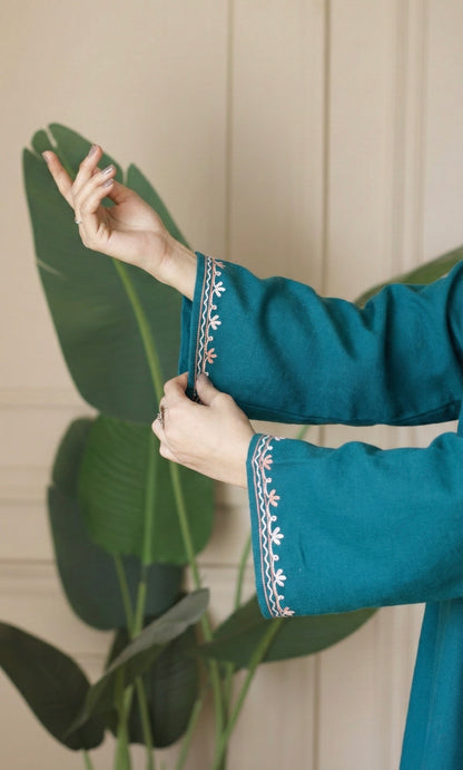 Sea Green Vibrant Aari Embroidered Fine Cashmilon Pheran