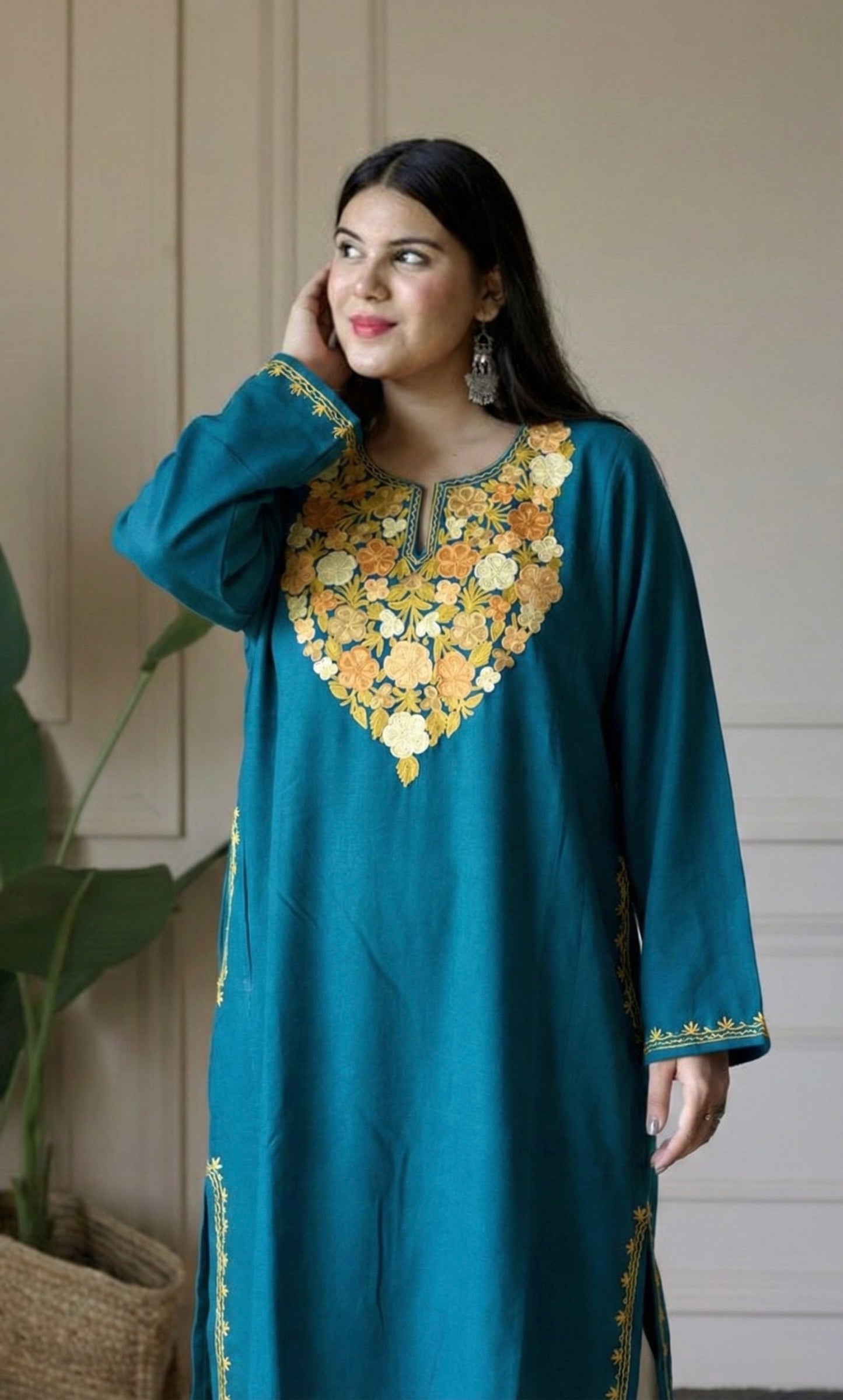 Golden Drift Sea Green Aari Embroidered Fine Cashmilon Pheran