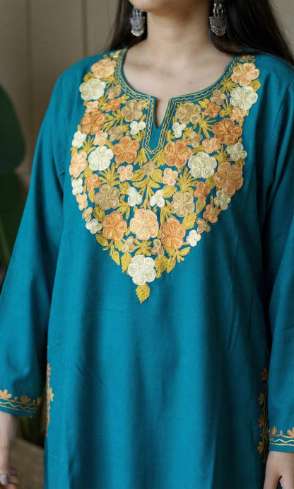 Golden Drift Sea Green Aari Embroidered Fine Cashmilon Pheran