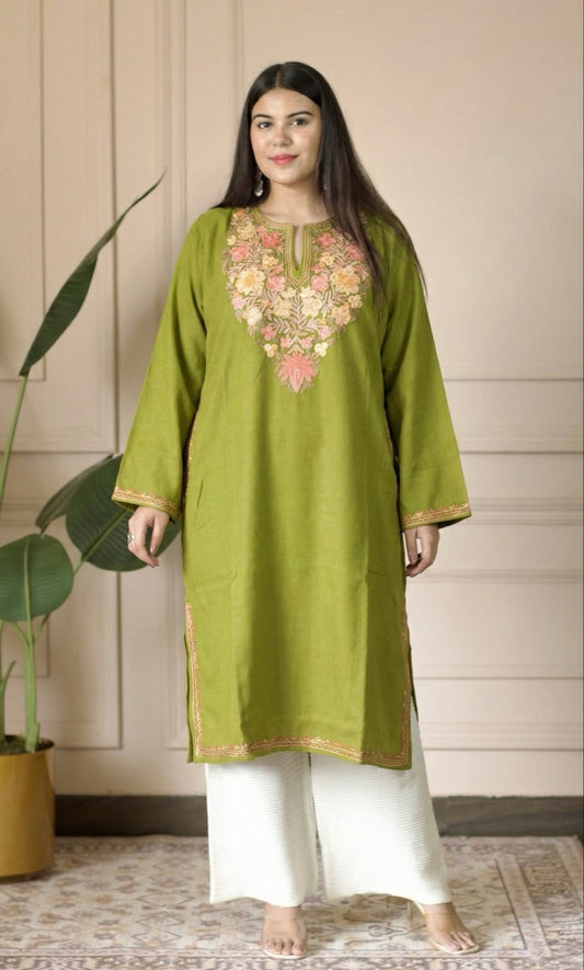 Peach Bloom Mehendi Aari Embroidered Fine Cashmilon Pheran