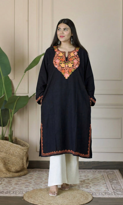 Black Saffron Bloom Aari Embroidered Fine Cashmilon Pheran