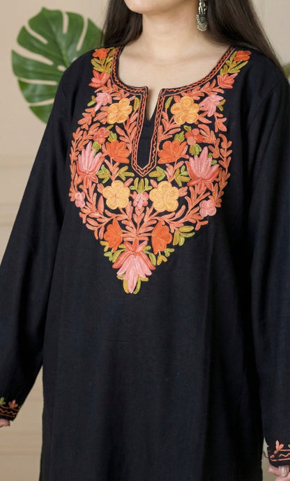 Black Saffron Bloom Aari Embroidered Fine Cashmilon Pheran