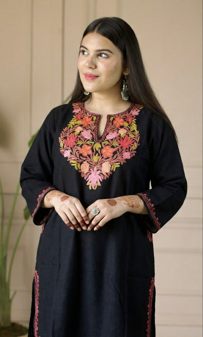Black Saffron Rose Aari Embroidered Fine Cashmilon Pheran