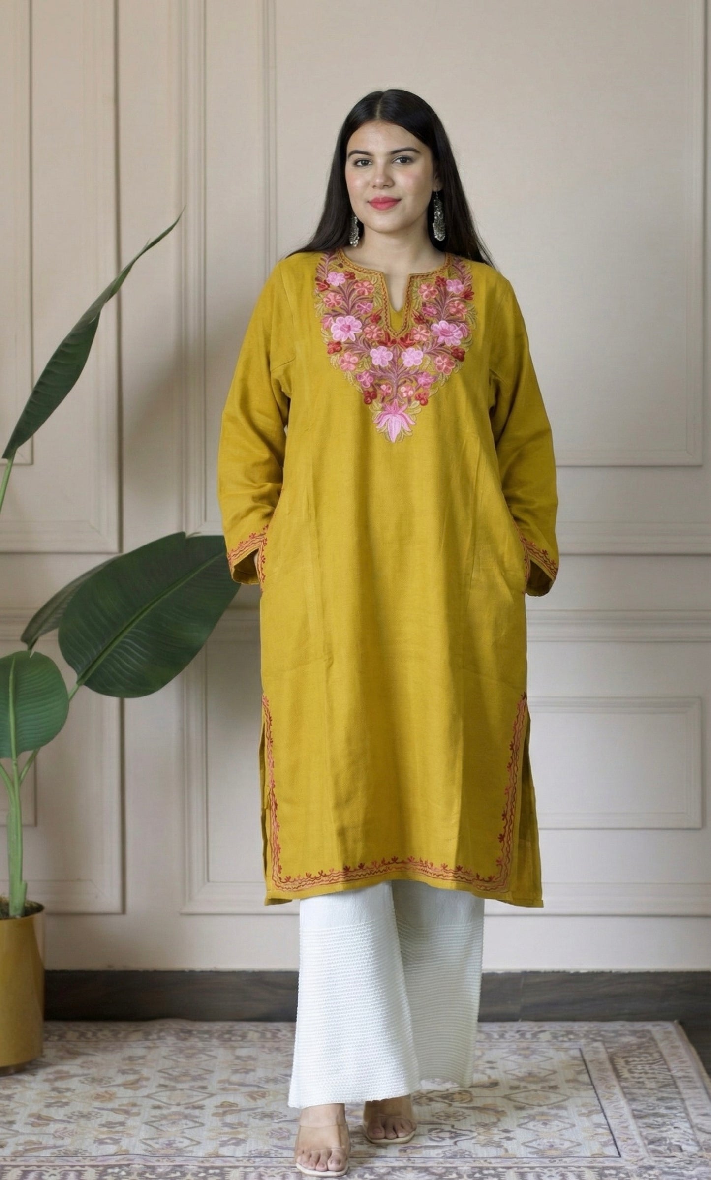 Golden Blush Bloom Aari Embroidered Fine Cashmilon Pheran