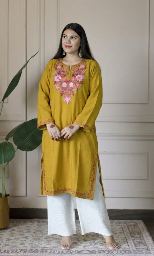 Golden Blush Bloom Aari Embroidered Fine Cashmilon Pheran