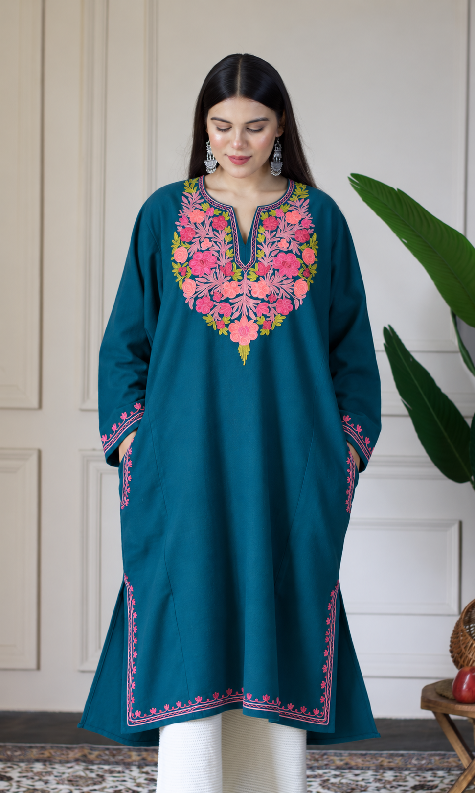 Deep Sea Green Rose Aari Embroidered Fine Cashmilon Pheran