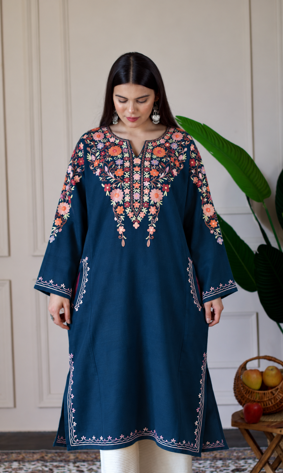 Blue Floral Aari Embroidered Fine Cashmilon Pheran