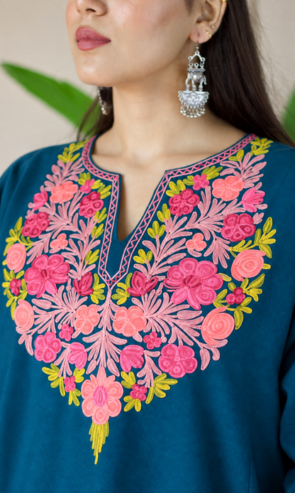 Deep Sea Green Rose Aari Embroidered Fine Cashmilon Pheran