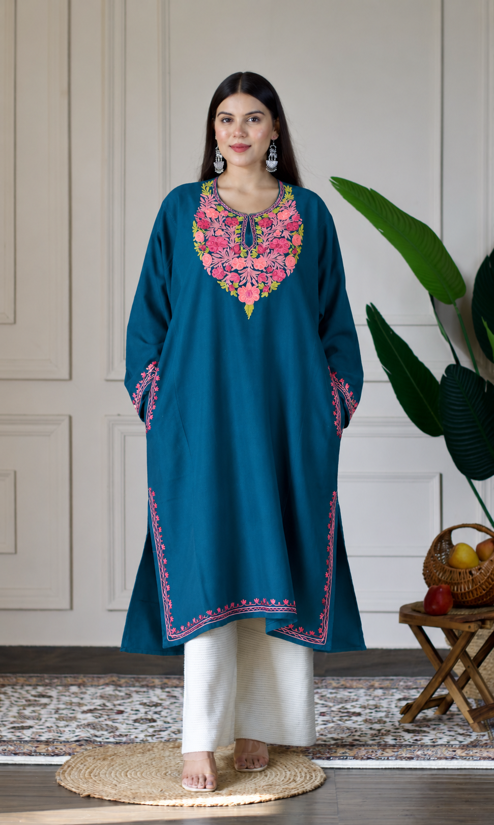 Deep Sea Green Rose Aari Embroidered Fine Cashmilon Pheran